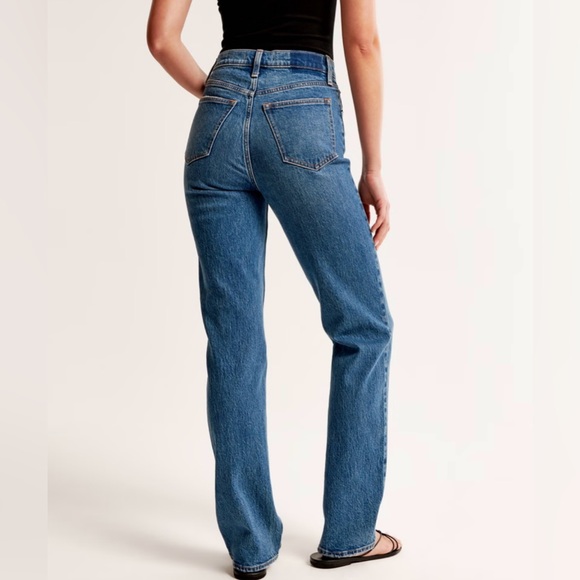 Abercrombie Ultra High Rise 90s Straight Jean - Picture 6 of 7
